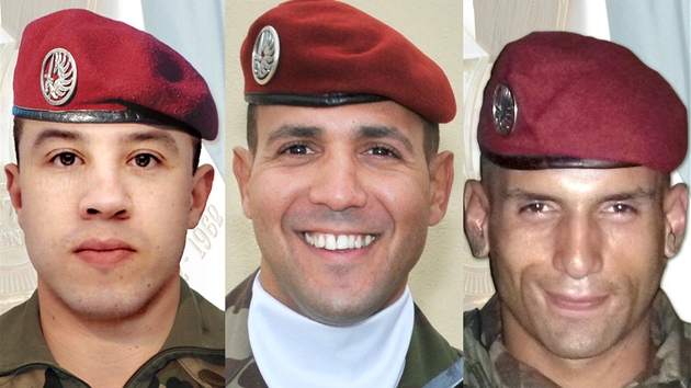 Mezi obtmi neznámého vraha jsou i ti vojáci: (zleva) Abel Chennouf, Imad