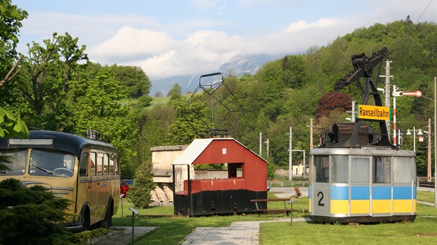 Expozice u stanice v Payerbachu, kde se zárove tyí nejdelí viadukt.