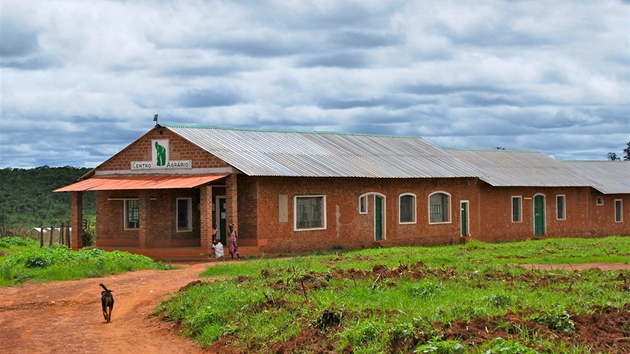 Hlavní budova Agrárního centra v angolské Cuemb