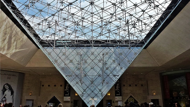 Louvre patí k nejvtím muzeím na svt. Sídlí v palácovém komplexu Palais du