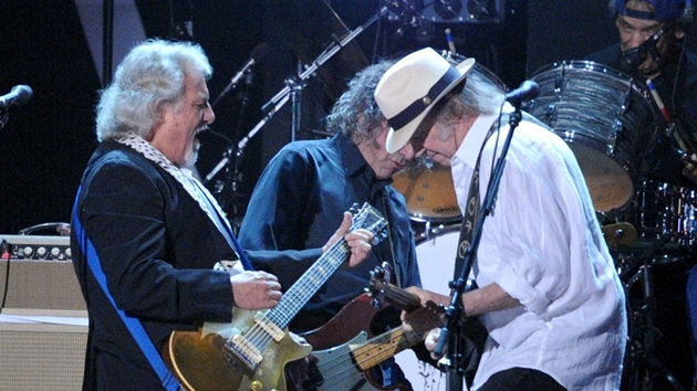 Neil Young & Crazy Horse na poct Paulu McCartneymu (10. února 2012, Los