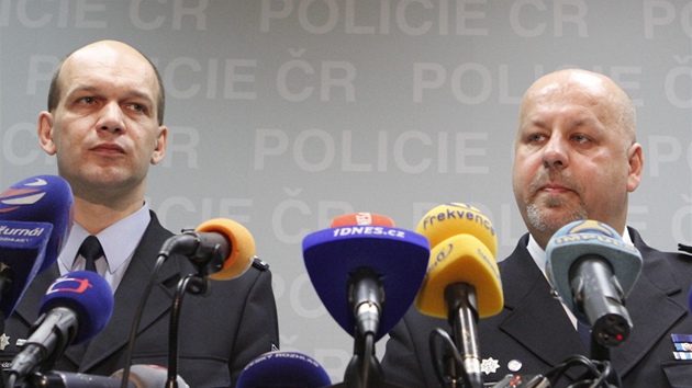 Policejn prezident Petr Lessy (vpravo) a f prask policie Martin Vondrek