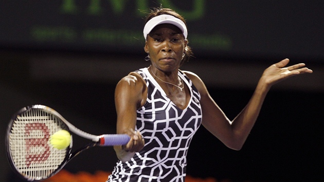 Venus Williamsová svými tvrdými údery pebila Petru Kvitovou.