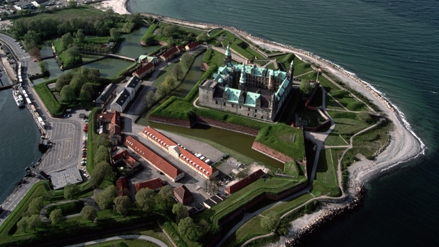 Letecký pohled na zámek Kronborg