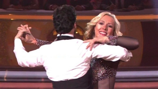 Martina Navrtilov a jej tanen partner Tony Dovolani  v souti Dancing with the Stars (19. bezna 2012)