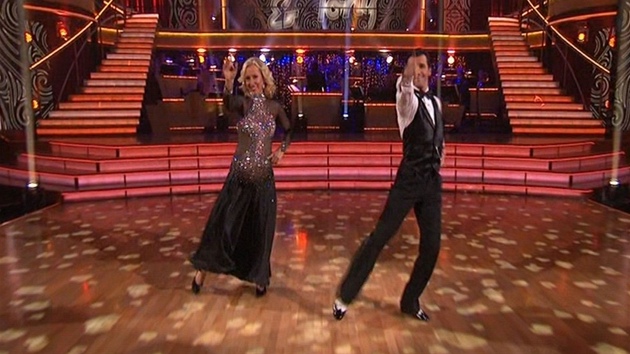 Martina Navrtilov a jej tanen partner Tony Dovolani v souti Dancing with the Stars (19. bezna 2012)