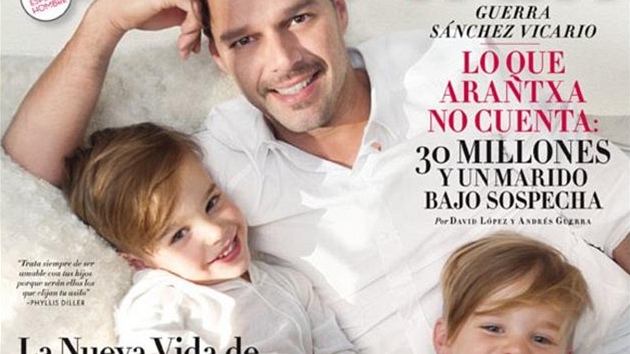 Ricky Martin a jeho dvojata Matteo a Valentino na titulní stran panlského...