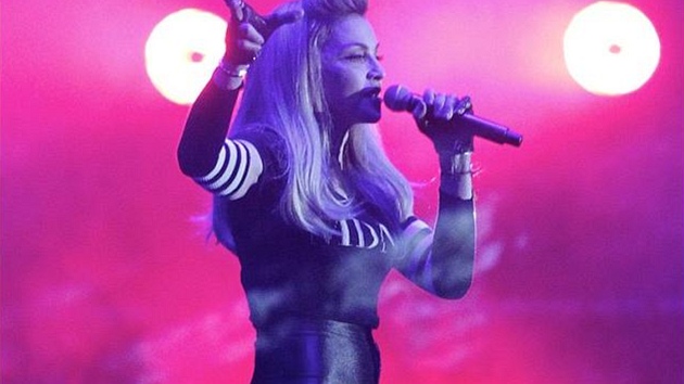 Madonna na koncert v Miami (24. bezna 2012)