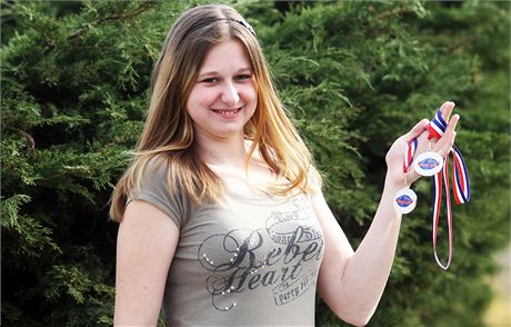 Veronika Skuhrovská vyhrála v Manchesteru zlatou medaili na halovém mistrovství