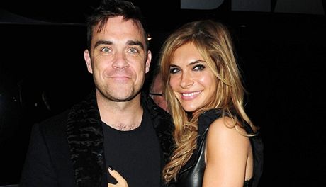 Robbie Williams s manelkou