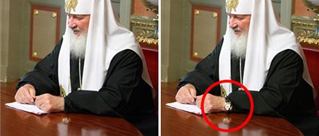 Ruský patriarcha Kyril na snímku s hodinkami a bez nich