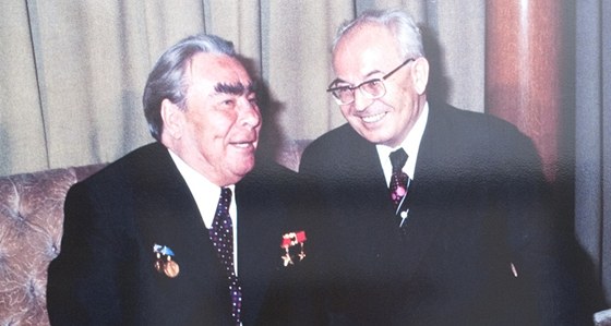 Sovtský vdce Leonid Ilji Brenv pi setkání s prezidentem komunistického eskoslovenska Gustávem Husákem. Snímek pochází z 30. kvtna 1978.