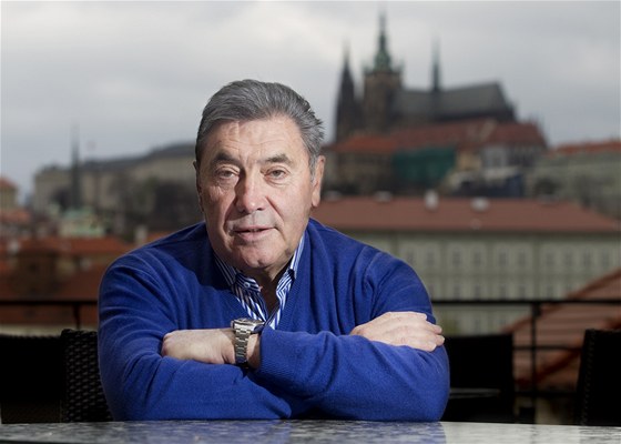 Legendární belgický cyklista Eddie Merckx navtívil Prahu.