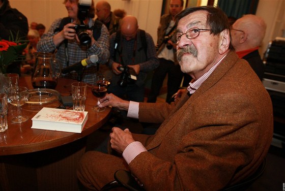 Nmecký spisovatel Günter Grass pi návtv Prahy v prosinci 2007.