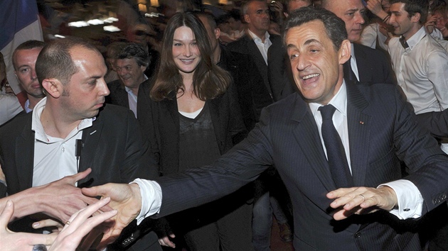 Francouzský prezident Nicolas Sarkozy a jeho manelka Carla Bruniová (31....