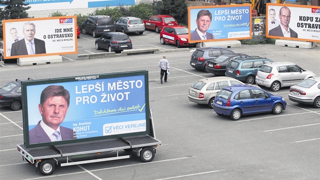 K úspěchům ve volbách přispěla i poměrně masívní kampaň. Lidé jí i politikům K úspěchům ve volbách přispěla i poměrně masívní kampaň. Lidé jí i politikům
