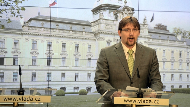 Ministr dopravy Pavel Dobe (Vci veejn) hovo na ad vldy (4. dubna 2012)