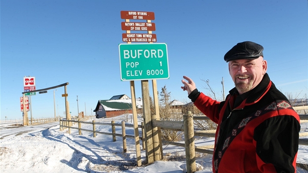 Americk msto Buford ve sttu Wyoming dal do aukce jeho starosta a jedin obyvatel Don Sammons, kter se sthuje pry.