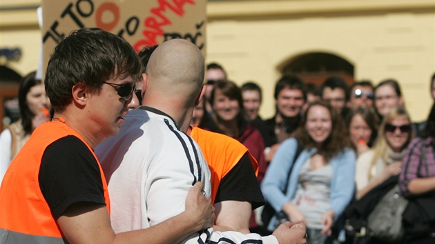 Místo parku parkovit, poadovali úastníci demonstrace v hradeckých...