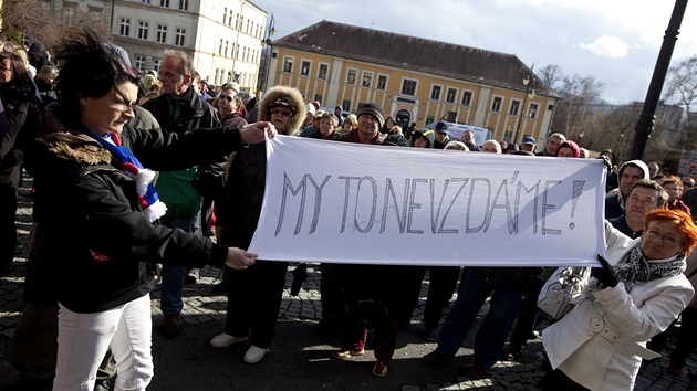 Demonstrace na náměstí E. Beneše ve Varnsdorfu. Demonstrace na náměstí E. Beneše ve Varnsdorfu.