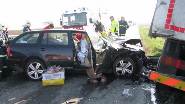 Hromadná nehoda ty aut u Ostroské Lhoty
