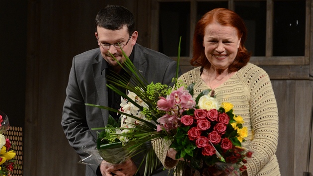 Reisér Jakub Nvota a Iva Janurová na premiée hry Na mlin 