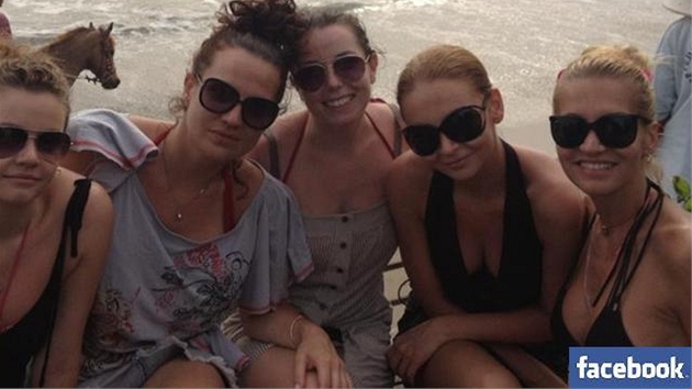Dara Rolins a její kamarádky na Bali 