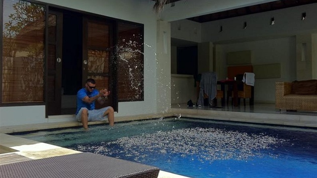 Rytmus na Bali oslavil tamní Nový rok (23. bezna 2012).