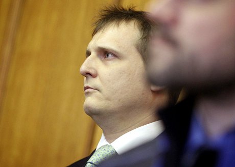 Vít Bárta v jednací síni ped jednáním Obvodního soudu v Praze (13. dubna 2012)