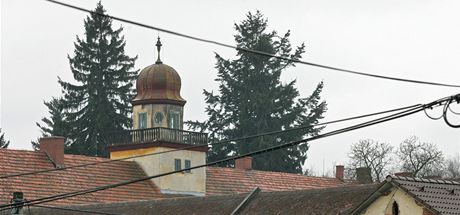 Opravená vika zámku ve tdré na Karlovarsku, který získala zpátky obec a...