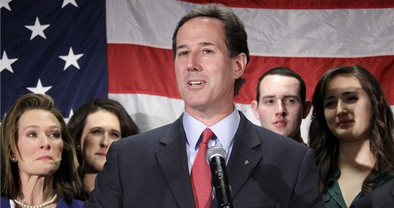 Republikánský kandidát na prezidenta USA Rick Santorum oznamuje konec své