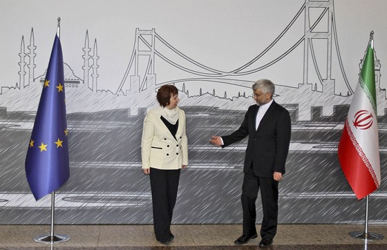 Catherine Ashtonová a hlavní vyjednava Íránu Sajíd Dalílí; Istanbul 14. dubna
