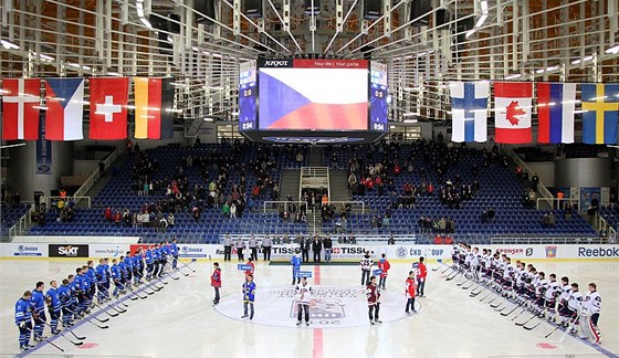 Slavnostní ceremoniál ped utkáním Finska a Spojených stát na mistrovství