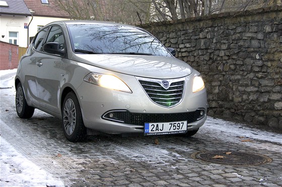 Lancia Ypsilon