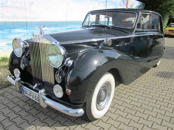Rolls-Royce Silver Wraith z roku 1954 patící pvodn lordu Spencerovi