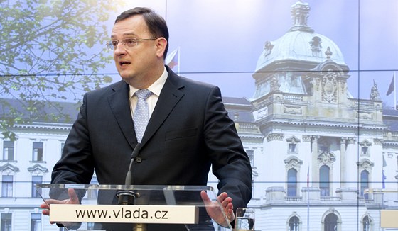 Premiér Petr Neas je odhodlán zablokovat vznik bankovního dohledu v EU.