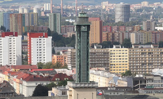 Výzkum potvrdil, e ivot v Moravskoslezském kraji není jednoduchý. Na snímku jeden ze symbol regionu - ostravská Nová radnice.