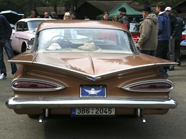 Chevrolet BelAir 1959. Dalí kousek s obími kídly, jen vzlétnout