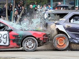 eské Budjovice, 7.4.2012, demoliní derby, auto FOTO: MF DNES - Ladislav...