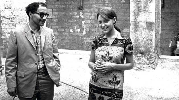 Anne Wiazemsky a Jean-Luc Godard na divadelnm festivalu v Avignonu