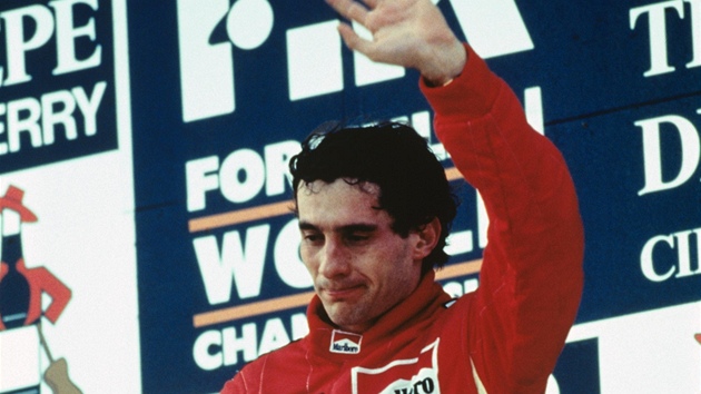 Senna opt slaví vítzství.
