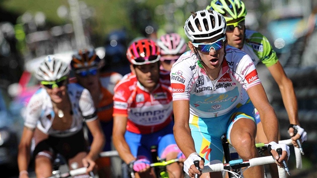 Roman Kreuziger v bílém dresu pro nejlepšího mladíka Gira 2011 Roman Kreuziger v bílém dresu pro nejlepšího mladíka Gira 2011