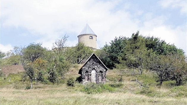 Druhým adeptem kraje na zápis je vrch Mdník u Kláterce. Krom této toly je