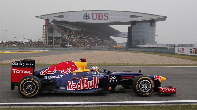 RYCHLE ZAPOMENOUT. Sebastian Vettel v nevyveden kvalifikaci Velk ceny ny formule 1.
