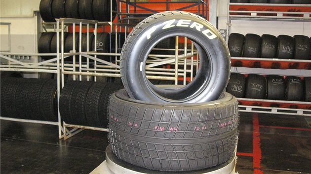Továrna motorsportu Pirelli v tureckém Izmitu: rotaní ploina pro kontrolu...