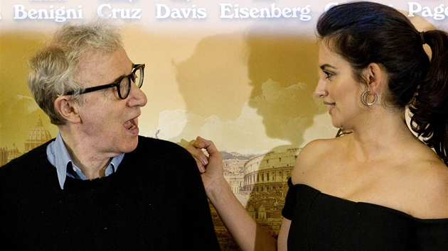 Woody Allen a Penélope Cruzová pedstavují nový film To Rome with Love