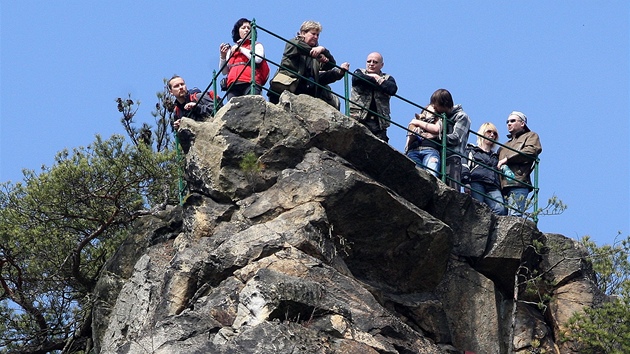 Turisté a vodáci na otvírání eky Jizery v sobotu 14. dubna 2012