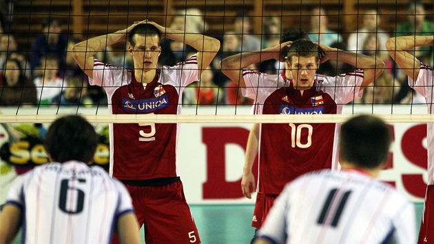 Čeští volejbaloví junioři v utkání s Francií. Čeští volejbaloví junioři v utkání s Francií.