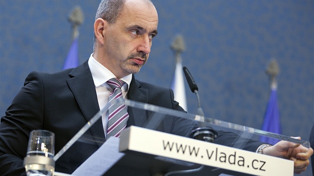 Ministři schválili balík zákonů počítající se zvýšením DPH i daní z příjmu. TK Ministři schválili balík zákonů počítající se zvýšením DPH i daní z příjmu. TK