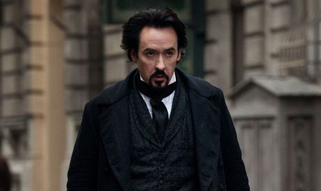 John Cusack ve filmu Havran